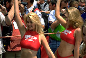 Die Hawaiian Tropic-Girls sind seit Jahren fester Bestandteil des Le Mans-Vorprogramms und erfreuen sich bei Zuschauern und Fotografen großer Beliebtheit