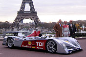 Prof Dr Martin Winterkorn, Chairman of the Board, Tom Kristensen, Dr Wolfgang Ullrich Head of Audi Motorsport and  the beautiful R10 at the presentation in Paris